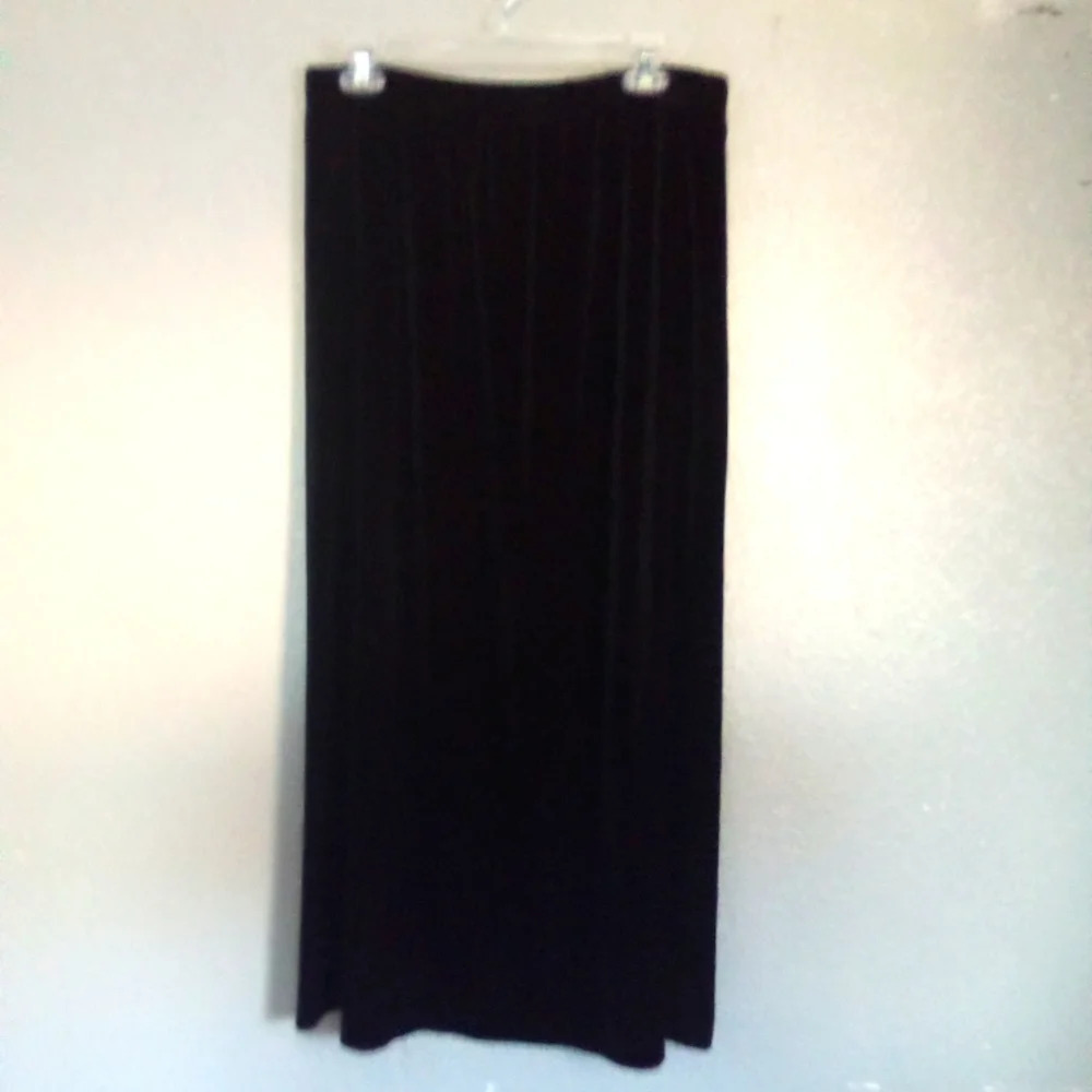 Long skirt size 1x ( Bag V )